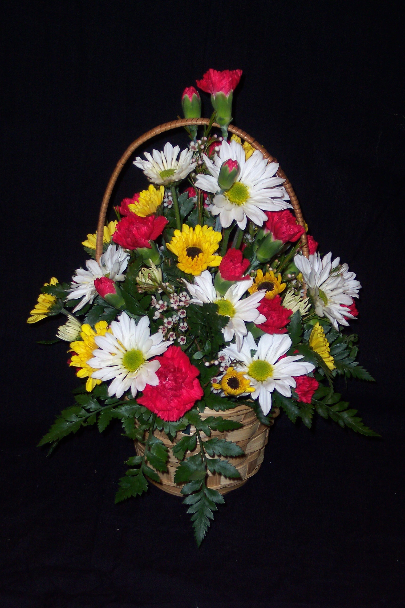 Seasonal Arrangement in Basket - Click Image to Close